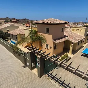 https://villa-ducales.in-canary-islands.com