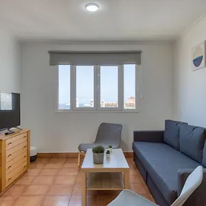 https://spacious-apt-sea-views-5-min-to-janda-beach.in-canary-islands.com